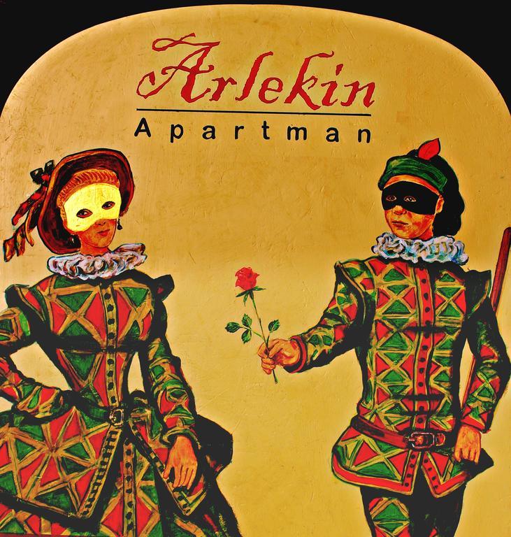 Arlekin Apartman Apartment เฮวิซ ภายนอก รูปภาพ